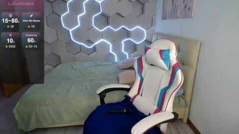Snapshot of aliicemeow chatting on 05/27/26, 02:19 aliicemeow online show from 05/27/26, 02:19