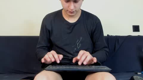Snapshot of alikuskya chatting on 04/26/26, 02:53 Dan online show from 04/26/26, 02:53