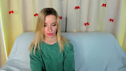 Snapshot of alina_lovelyx chatting on 06/14/26, 02:24 Alina online show from 06/14/26, 02:24