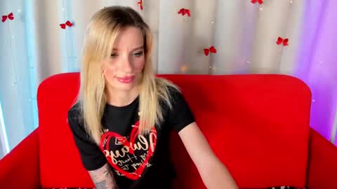 Snapshot of alina_lovelyx chatting on 06/22/26, 01:07 Alina online show from 06/22/26, 01:07