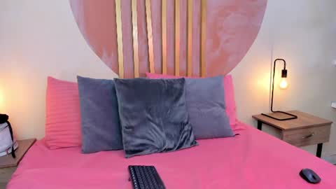 Snapshot of alina_valmont chatting on 06/24/26, 02:38 A L I N A online show from 06/24/26, 02:38