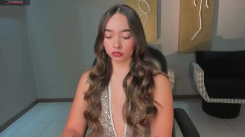 alinakravitz_ online show from 11/19/25, 11:32