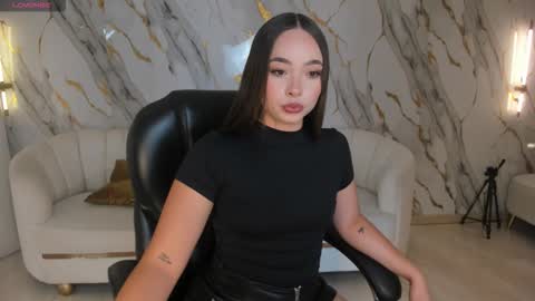 alinakravitz_ online show from 03/25/26, 07:09