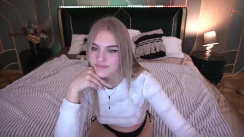 Snapshot of alinalemon chatting on 12/03/25, 08:40 Alina online show from 12/03/25, 08:40