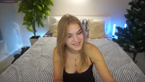 Snapshot of alinalemon chatting on 12/14/25, 08:13 Alina online show from 12/14/25, 08:13