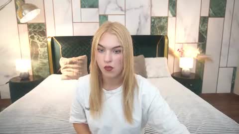 Snapshot of alinalemon chatting on 07/26/26, 12:23 Alina online show from 07/26/26, 12:23
