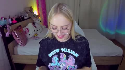 alinaocean online show from 10/18/25, 07:36