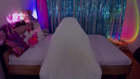 alinaocean online show from 10/26/25, 07:20