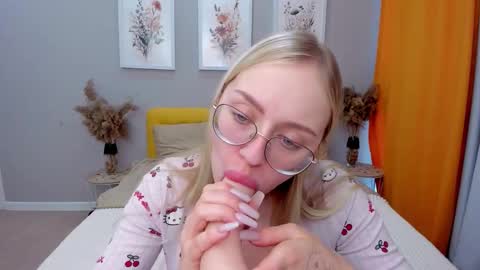 alinaocean online show from 11/26/25, 08:04
