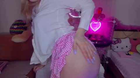 alinaocean online show from 12/18/25, 03:51