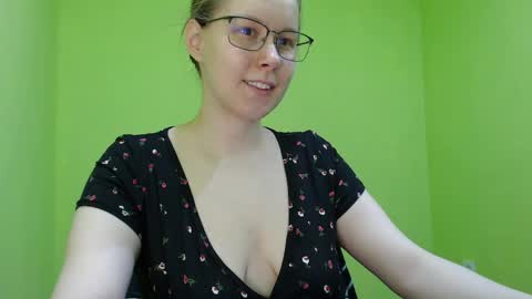 Snapshot of alinasei chatting on 05/12/26, 12:57 alinasei online show from 05/12/26, 12:57