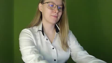 Snapshot of alinasei chatting on 06/13/26, 12:14 alinasei online show from 06/13/26, 12:14