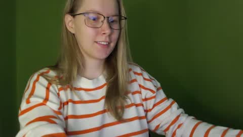Snapshot of alinasei chatting on 06/19/26, 06:07 alinasei online show from 06/19/26, 06:07