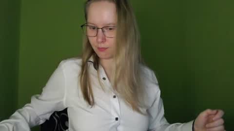 Snapshot of alinasei chatting on 06/22/26, 12:13 alinasei online show from 06/22/26, 12:13
