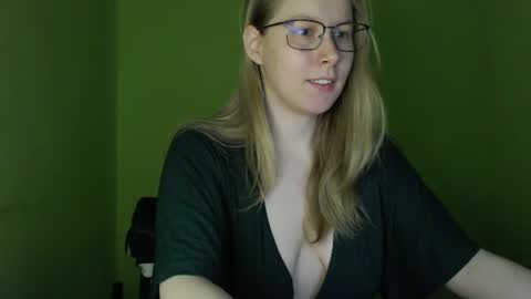 Snapshot of alinasei chatting on 06/23/26, 06:11 alinasei online show from 06/23/26, 06:11