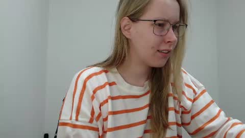 Snapshot of alinasei chatting on 07/23/26, 03:48 alinasei online show from 07/23/26, 03:48