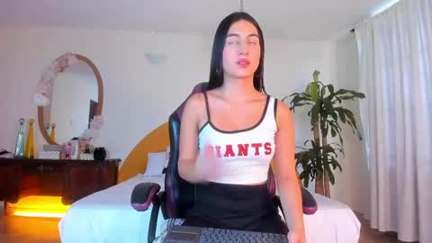 AlinaSimmons online show from 04/13/26, 12:43