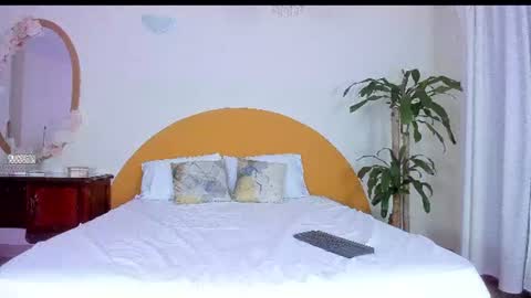 Snapshot of alinasimmons chatting on 06/11/26, 12:32 AlinaSimmons online show from 06/11/26, 12:32