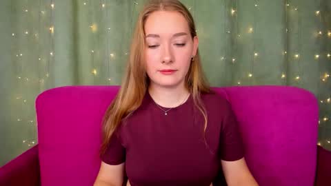 Snapshot of alinawise chatting on 10/10/25, 01:15 alinawise online show from 10/10/25, 01:15