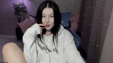 Aline Greeeen online show from 12/14/25, 08:09