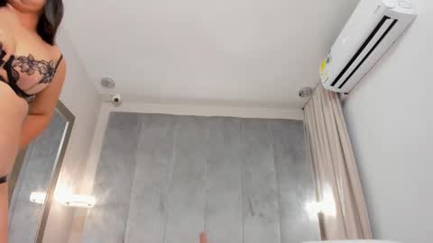 Alinna  online show from 02/01/25, 10:44