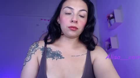Snapshot of alisa__cain chatting on 04/21/26, 07:14 Alejandra online show from 04/21/26, 07:14