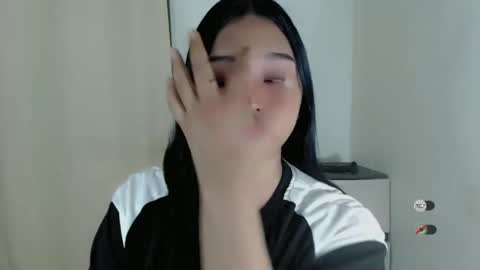 Shanti xhey online show from 02/18/26, 07:43