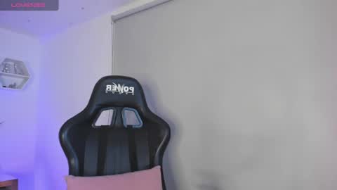 Snapshot of alisa_walton chatting on 02/21/25, 03:56 ALIS online show from 02/21/25, 03:56