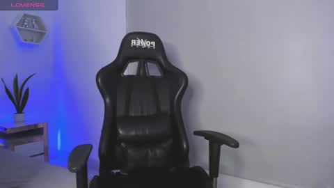 Snapshot of alisa_walton chatting on 02/24/25, 06:05 ALIS online show from 02/24/25, 06:05