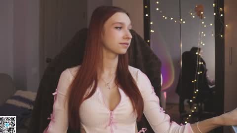 Snapshot of alisaa_01 chatting on 01/05/25, 03:22 Alice                                   Fansly Alisa01 online show from 01/05/25, 03:22