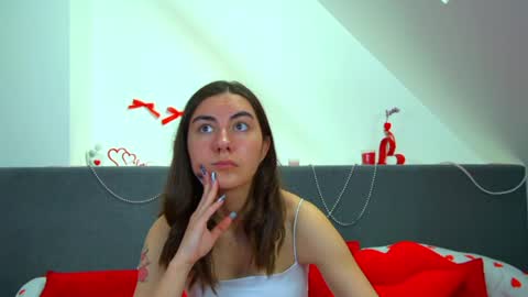 Snapshot of alisaalarie chatting on 05/30/26, 06:43 Alisa online show from 05/30/26, 06:43