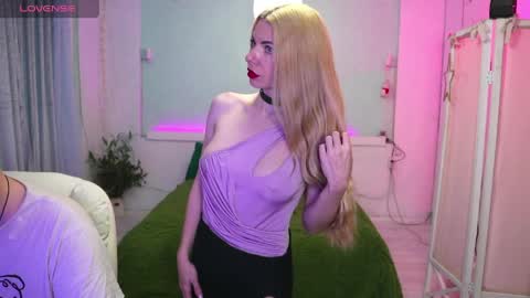 Alisa Aleks online show from 04/17/26, 03:37