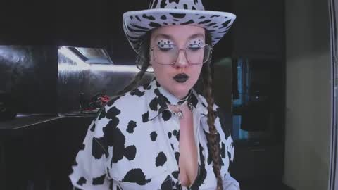 Alisa online show from 04/22/26, 08:06