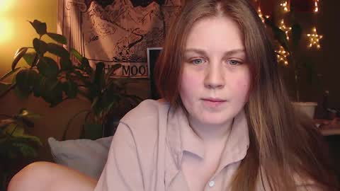 Snapshot of alisaxxxshy chatting on 04/06/26, 09:49 alisaxxxshy online show from 04/06/26, 09:49