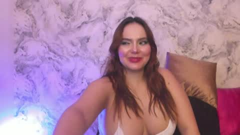 Snapshot of alisha_indira_ chatting on 01/05/25, 04:04 Andrea online show from 01/05/25, 04:04