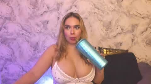 Snapshot of alisha_indira_ chatting on 02/24/25, 04:16 Andrea online show from 02/24/25, 04:16