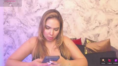 Snapshot of alisha_indira_ chatting on 02/26/25, 03:42 Andrea online show from 02/26/25, 03:42