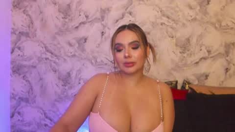 Snapshot of alisha_indira_ chatting on 03/01/25, 02:04 Andrea online show from 03/01/25, 02:04