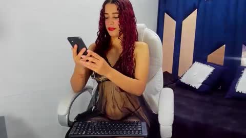 alishaevans_rs online show from 09/20/25, 07:48