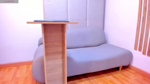           online show from 11/12/25, 12:05