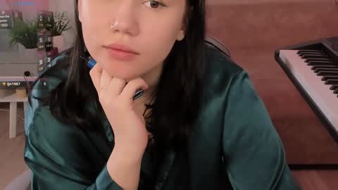 Alisia online show from 01/27/25, 08:51