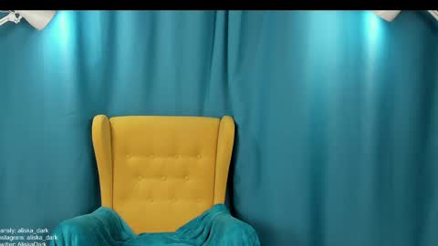 Snapshot of aliska_dark chatting on 12/19/24, 07:07 Alice online show from 12/19/24, 07:07