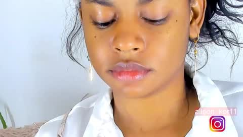 Snapshot of alison_ker chatting on 02/09/25, 09:47 Sofias house online show from 02/09/25, 09:47