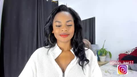 Snapshot of alison_ker chatting on 02/16/25, 09:37 Sofias house online show from 02/16/25, 09:37