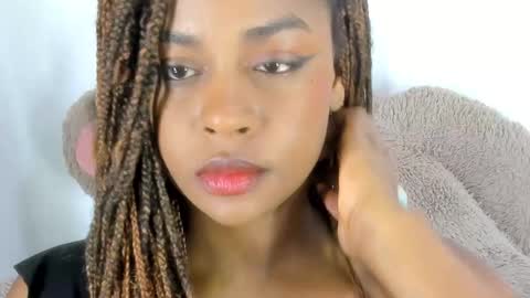 Snapshot of alison_ker chatting on 09/25/25, 01:53 Sofias house online show from 09/25/25, 01:53