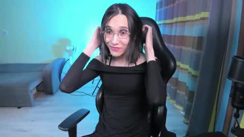 Alison online show from 02/16/26, 09:33