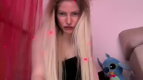 Ecate online show from 09/13/25, 10:20