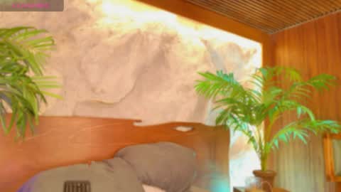 Alison Moon  online show from 04/21/26, 01:42