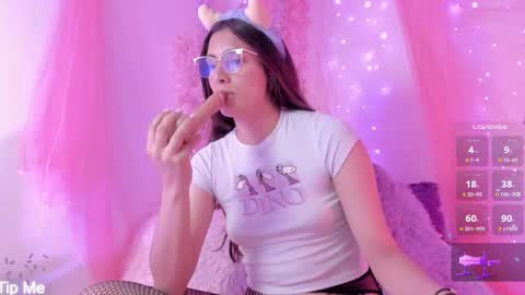 Snapshot of alissa_cute1 chatting on 09/15/25, 02:55 Mia online show from 09/15/25, 02:55