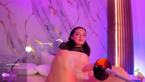 Mia online show from 10/29/25, 03:09